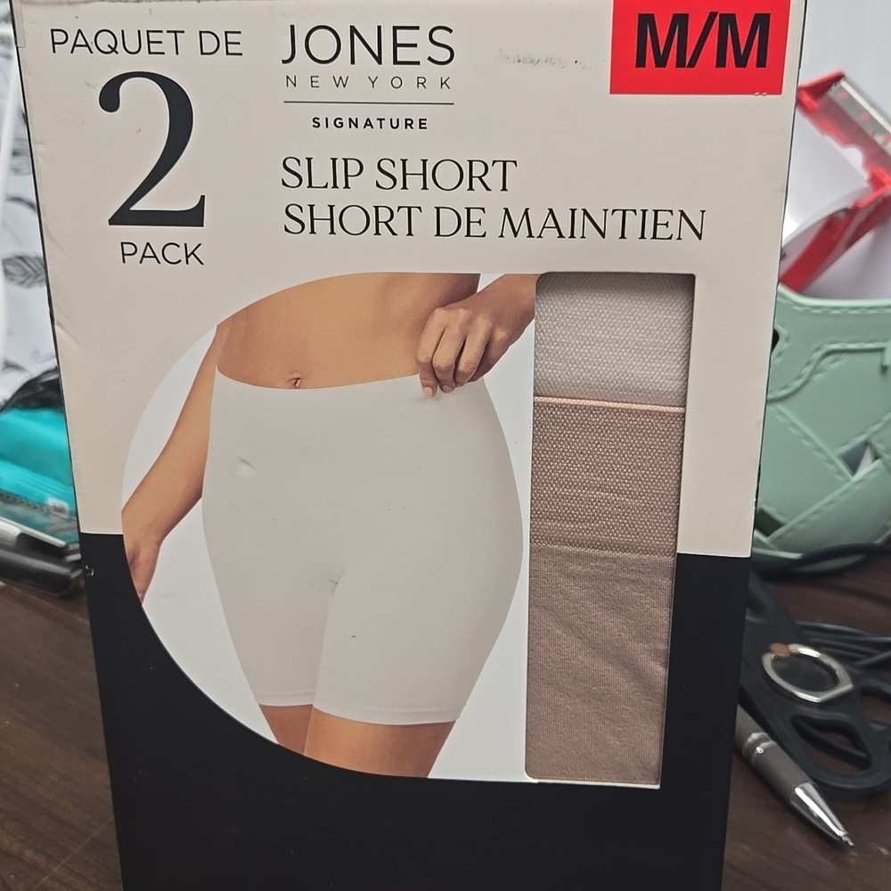 Jones New York Size M 2 Pack of Slip Shorts